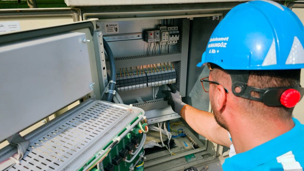 Electrician with Fusebox